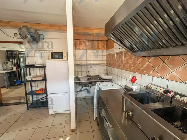 Kiadó kereskedelmi és ipari ingatlan Szeged 80 nm