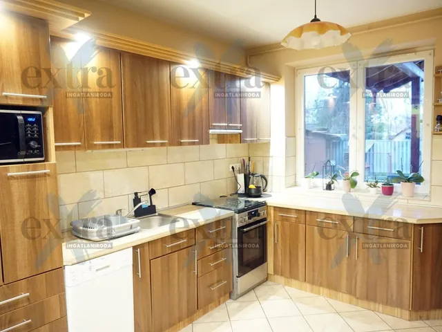 Eladó ház Sándorfalva 290 nm