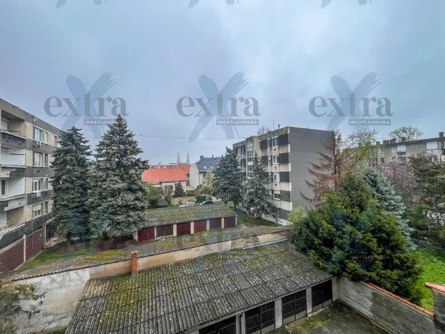 Kiadó garázs Szeged 12 nm