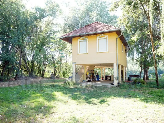 Eladó nyaraló Tiszasziget 93 nm