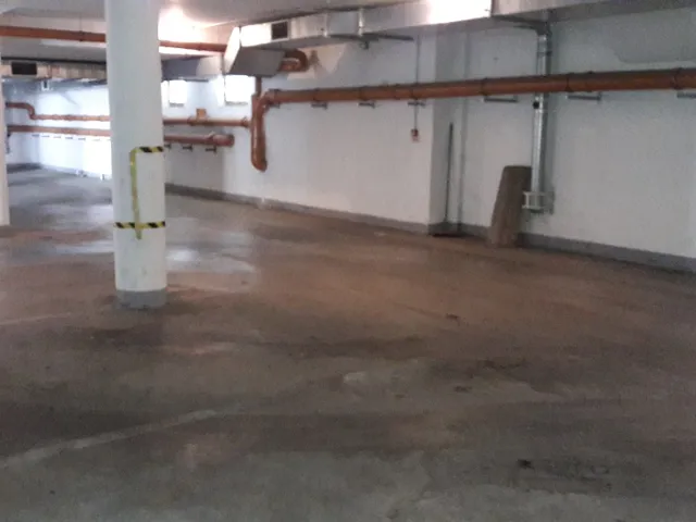 Kiadó garázs Kaposvár, Belváros, Berzsenyi Dániel utca 12 nm