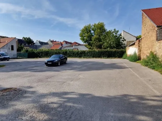 Kiadó garázs Kaposvár, Belváros 15 nm