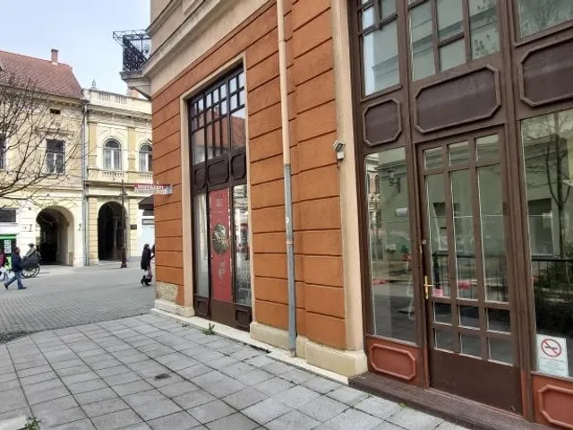 Eladó kereskedelmi és ipari ingatlan Kaposvár, Belváros 59 nm