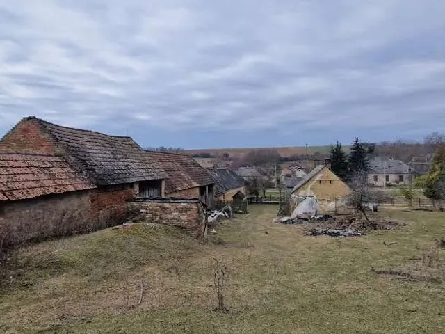 Eladó telek Felsőmocsolád 2186 nm