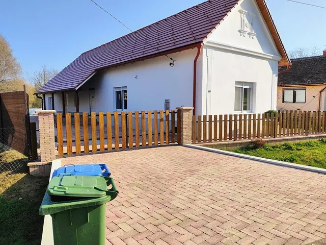 Eladó ház Kisasszond 120 nm
