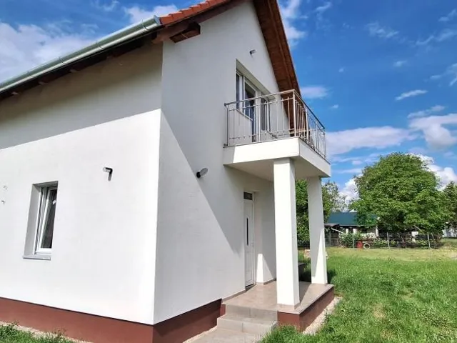 Eladó üdülő és hétvégi ház Balatonkeresztúr 110 nm