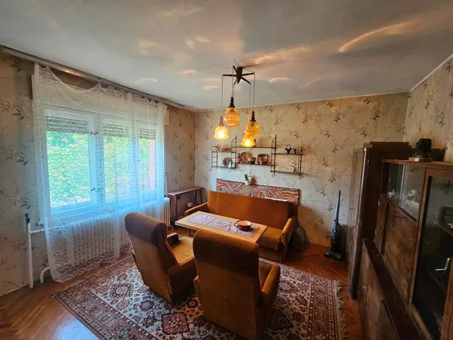 Eladó ház Kaposvár, Rómahegy, Csalogány utca 152 nm