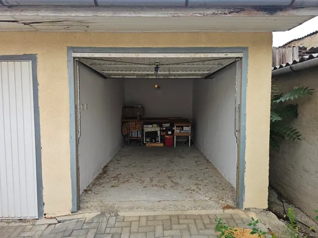 Eladó garázs Kaposvár, Belváros 13 nm