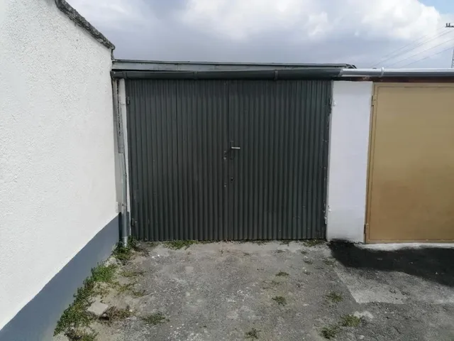Eladó garázs Kaposvár, Zaranyi lakótelep 17 nm