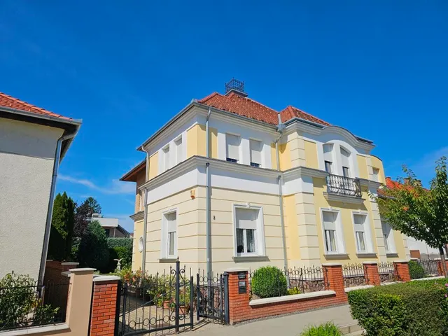 Eladó lakás Kaposvár, Kassa utca 209 nm