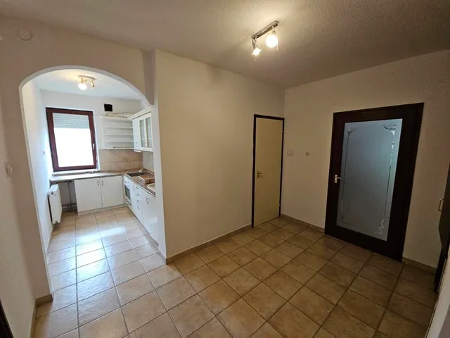 Eladó lakás Kaposvár, Tüskevár, Jutai út 80 nm