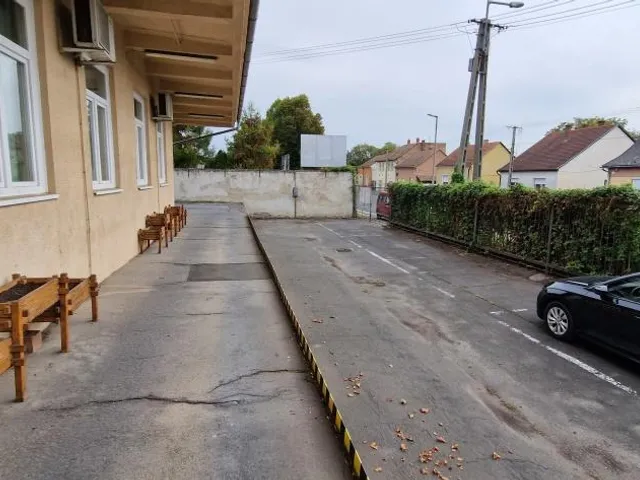 Kiadó kereskedelmi és ipari ingatlan Kaposvár, Cser 560 nm