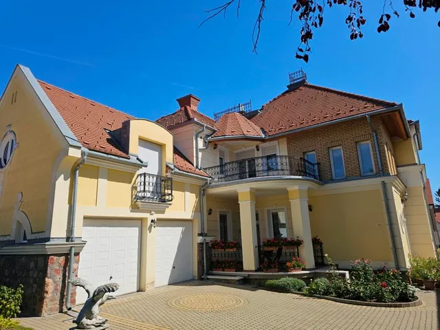 Eladó kereskedelmi és ipari ingatlan Kaposvár 209 nm
