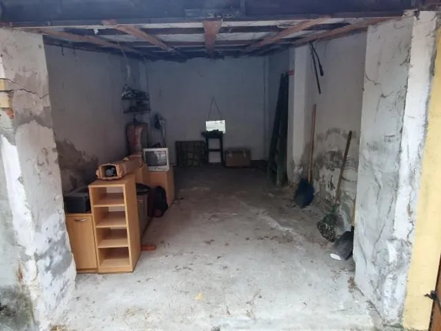 Eladó garázs Kaposvár, Belváros, Iskola köz 14 nm