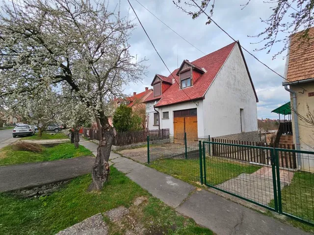 Eladó ház Kaposvár, Cser 150 nm