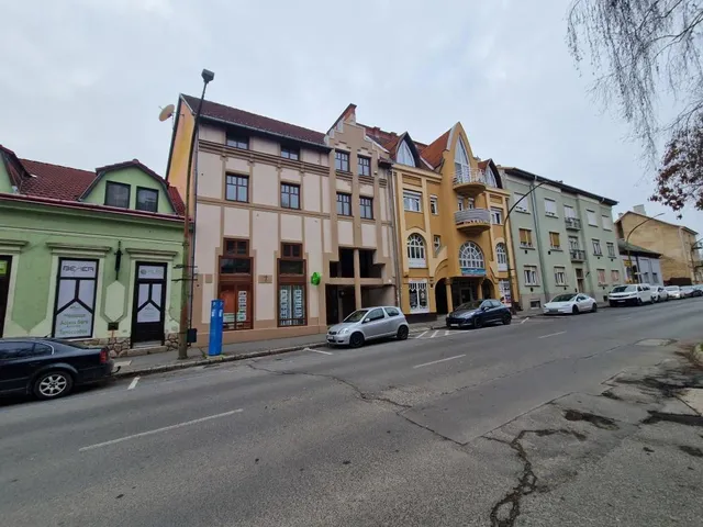 Kiadó kereskedelmi és ipari ingatlan Kaposvár, Belváros 90 nm