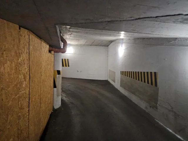 Kiadó garázs Kaposvár, Belváros, Berzsenyi Dániel utca 13 nm