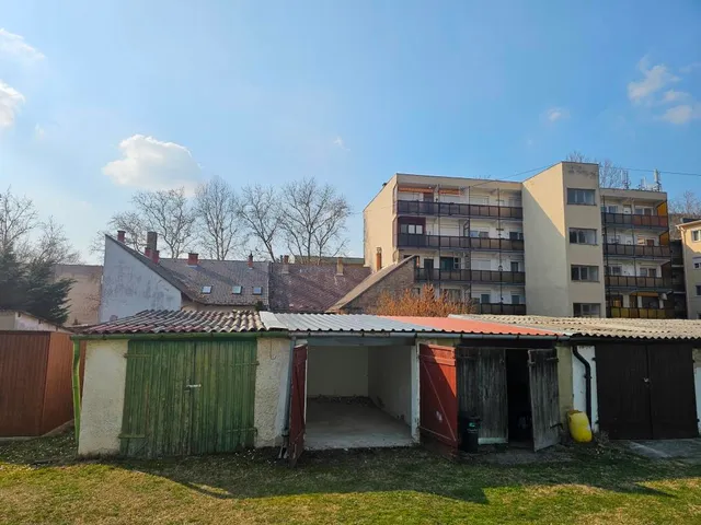 Eladó garázs Kaposvár, Belváros, Gróf Apponyi Albert utca 17 nm