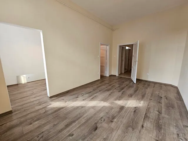 Kiadó lakás Kaposvár, Belváros, Baross Gábor utca 38 nm