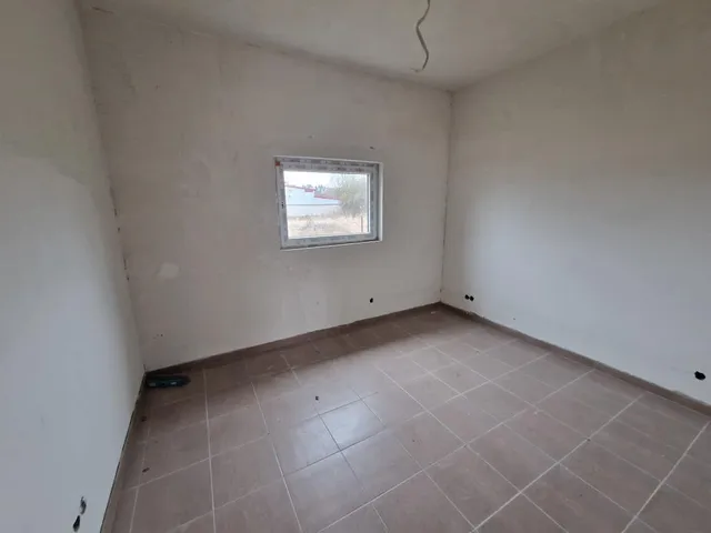 Kiadó kereskedelmi és ipari ingatlan Kaposvár, Cser, Cseri út 170 nm