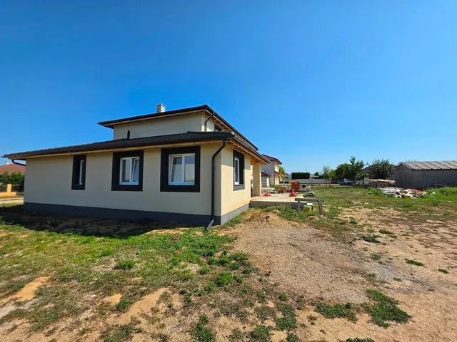 Eladó ház Kaposvár, Kisgát 147 nm