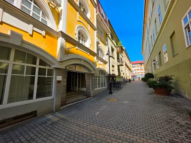 Eladó lakás Kaposvár, Belváros 20 nm