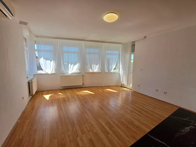 Kiadó lakás Kaposvár, Cser, Uránia lakótelep 68 nm