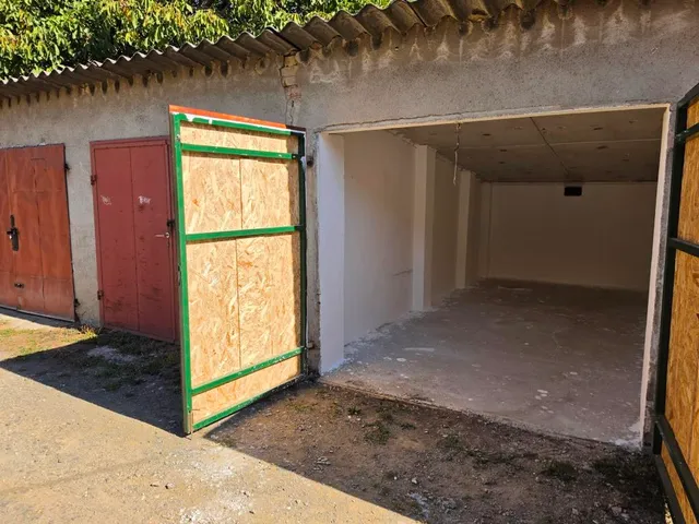 Kiadó garázs Kaposvár, Arany János utca 14 nm