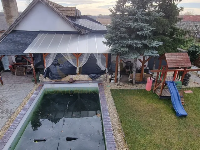 Eladó ház Vecsés 194 nm