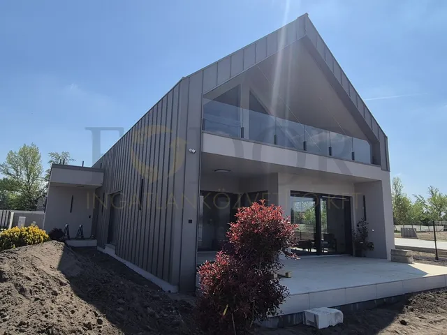 Eladó telek Délegyháza 714 nm