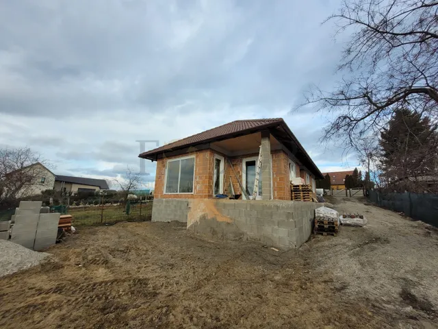 Eladó ház Szada 116 nm