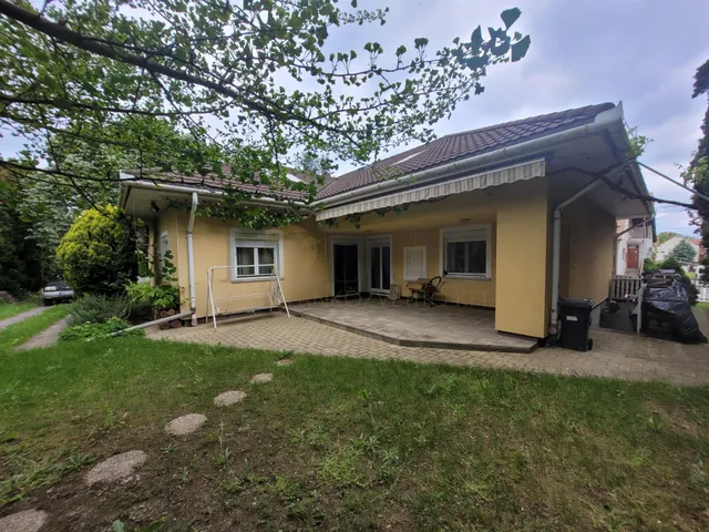 Eladó ház Dány 160 nm