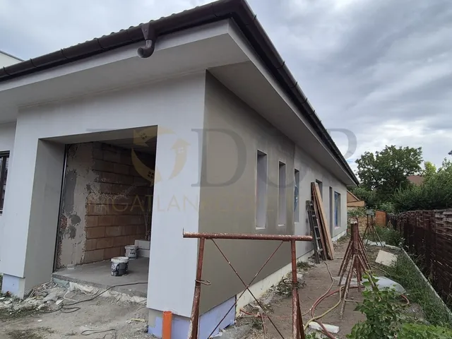 Eladó ház Budapest XVIII. kerület, Újpéteritelep 120 nm