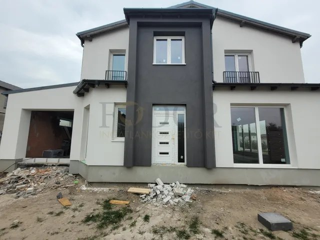 Eladó ház Budapest XVIII. kerület, Almáskert 146 nm