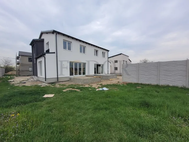 Eladó ház Budapest XVIII. kerület, Almáskert 146 nm