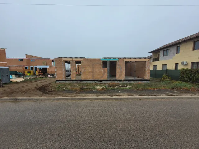 Eladó ház Budapest XVIII. kerület, Almáskert 152 nm