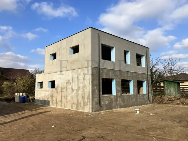 Eladó ház Budapest XVIII. kerület, Kossuth Ferenc-telep 163 nm