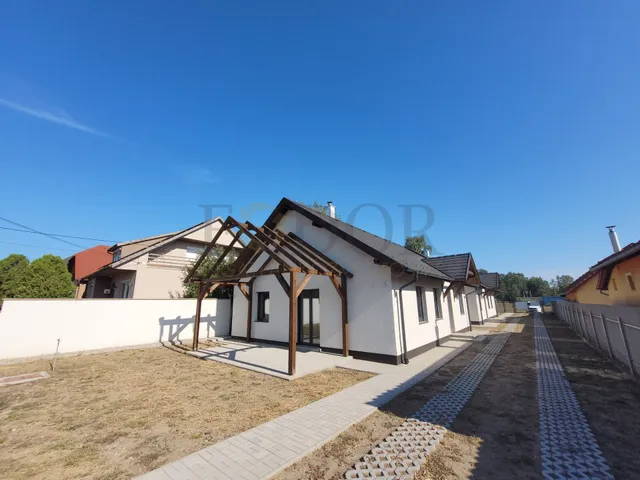 Eladó ház Tápiószecső 102 nm
