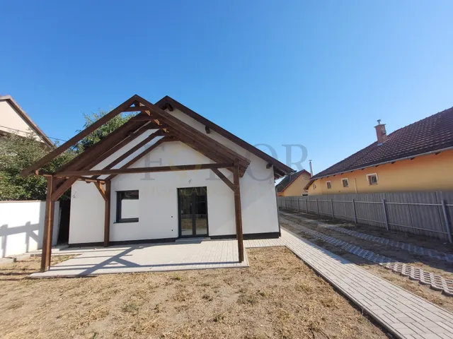 Eladó ház Tápiószecső 102 nm
