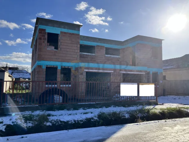 Eladó ház Budapest XVIII. kerület, Kossuth Ferenc-telep 140 nm