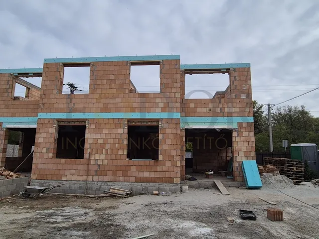 Eladó ház Budapest XVIII. kerület, Erdőskert 135 nm