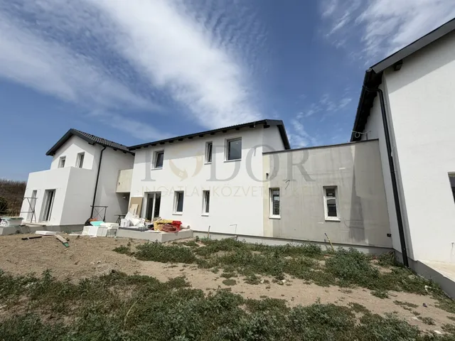 Eladó ház Vecsés 120 nm