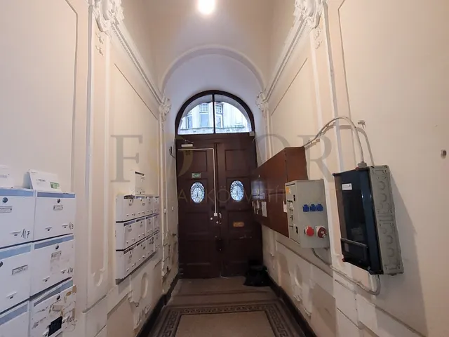 Eladó lakás Budapest VI. kerület 98 nm