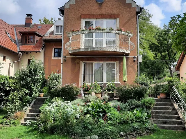Eladó ház Budapest XIX. kerület, Kertváros 255 nm