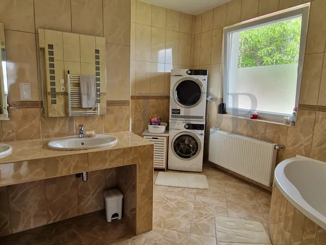 Eladó ház Gyál 157 nm