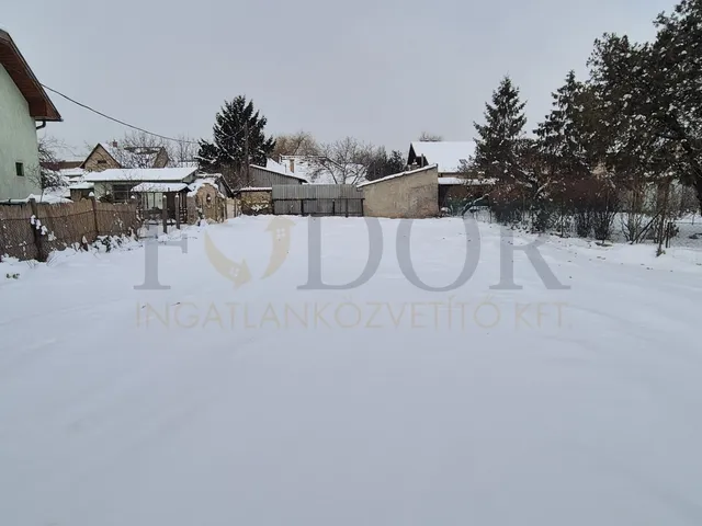 Eladó telek Budapest XVIII. kerület, Liptáktelep, Vörösmarty Mihály utca 538 nm