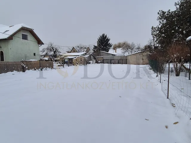 Eladó telek Budapest XVIII. kerület, Liptáktelep, Vörösmarty Mihály utca 538 nm