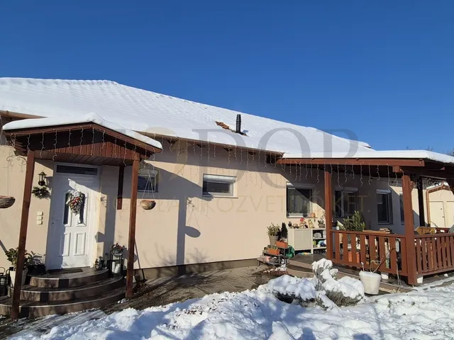 Eladó ház Budapest XVIII. kerület, Újpéteritelep 122 nm