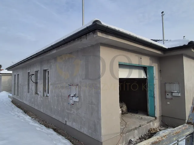 Eladó ház Budapest XVIII. kerület, Újpéteritelep 113 nm