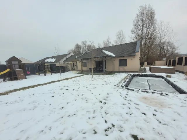 Eladó ház Szada 120 nm